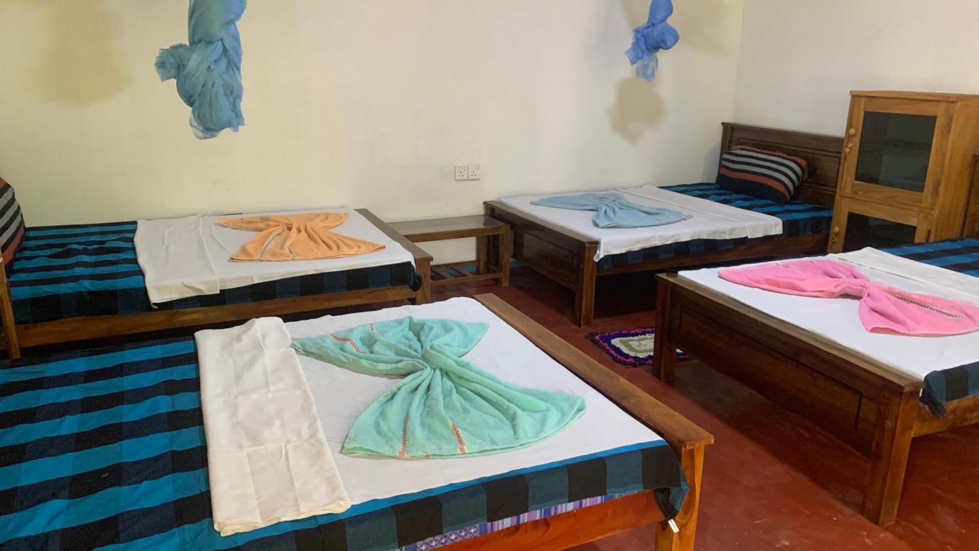 Sigiri Birds Hostel Sigiriya Bagian luar foto